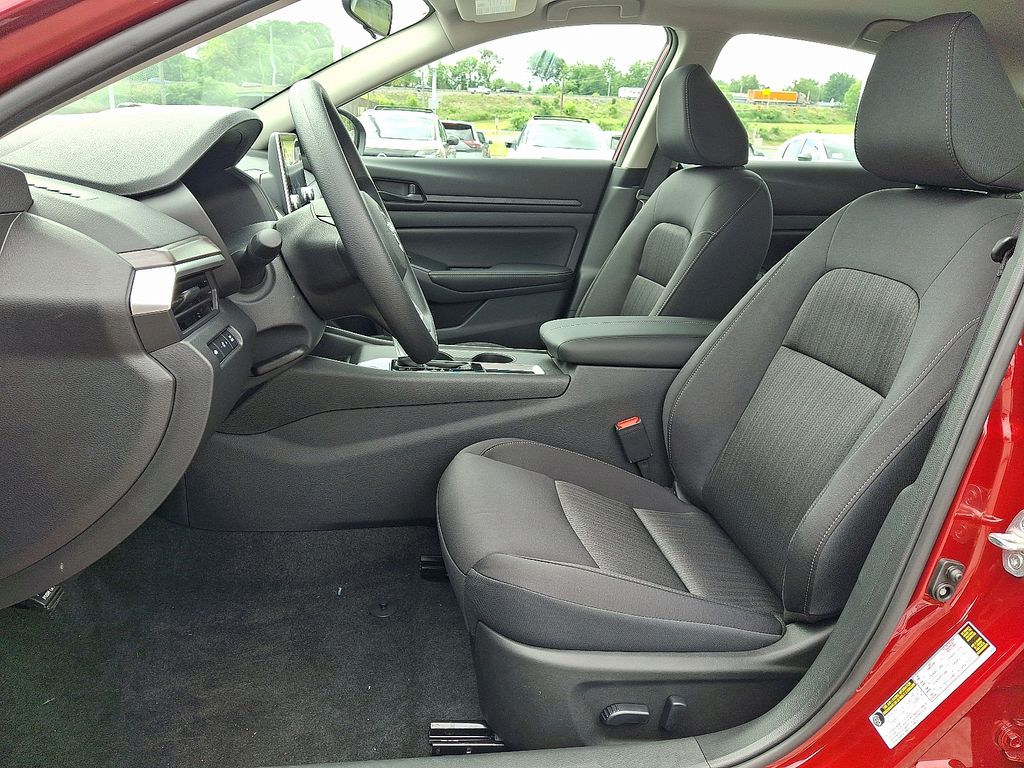 2026 Nissan Altima — photo 9