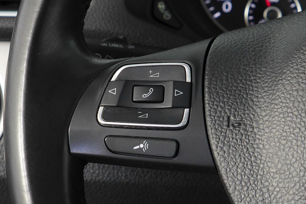 Thumbnail: 2015 Volkswagen Passat - 28