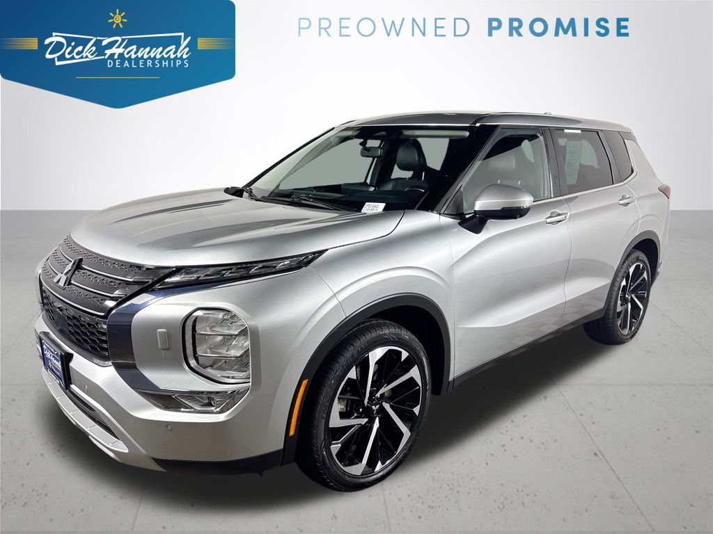 2023 Mitsubishi Outlander SE