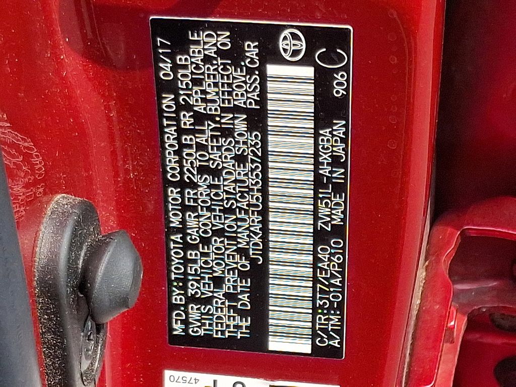 2017 Toyota Prius Four 27