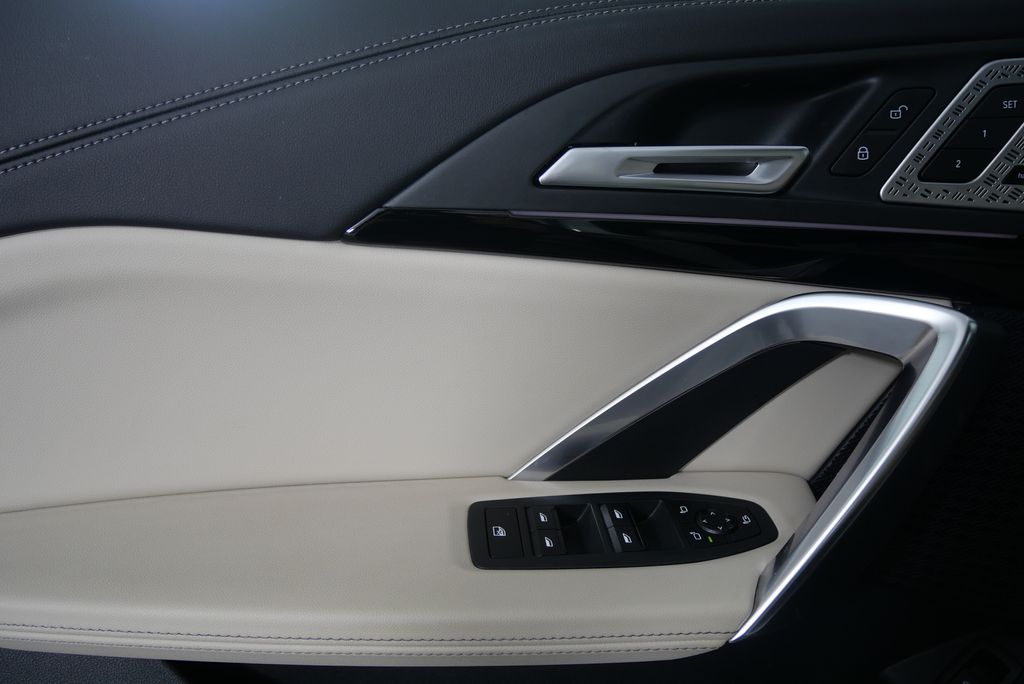 2024 BMW X1 xDrive28i 8