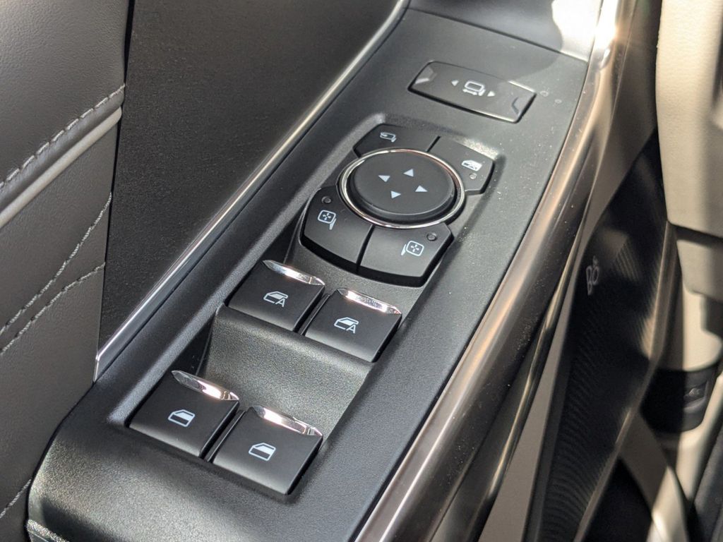 2025 Ford F-250 Platinum