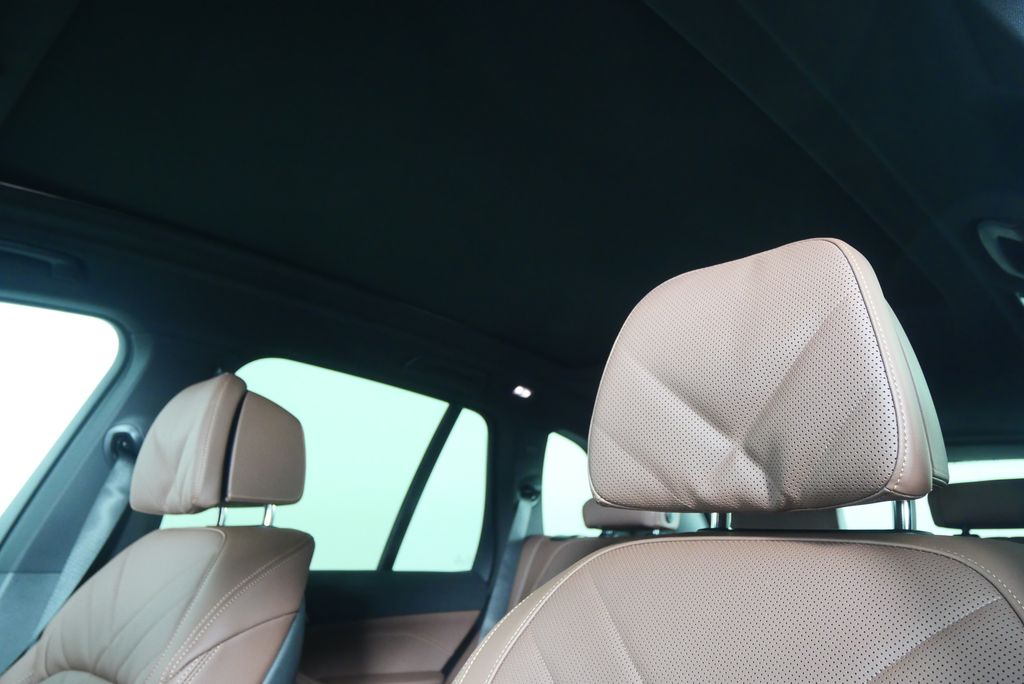Thumbnail: 2026 BMW X5 - 12