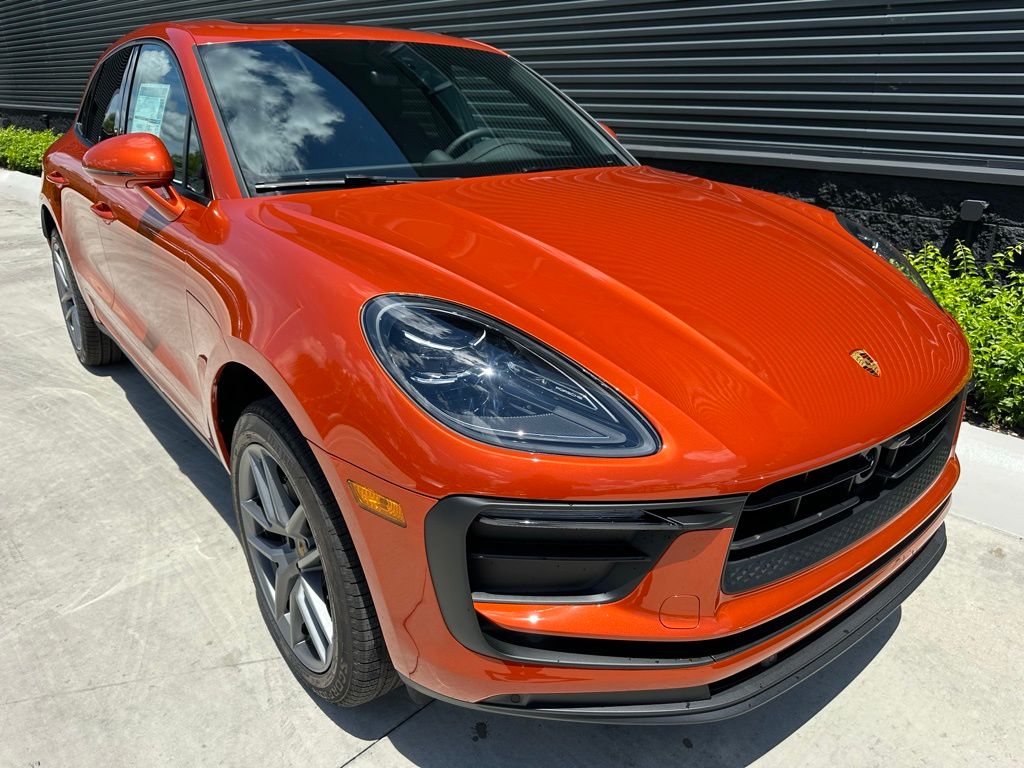 Thumbnail: 2025 Porsche Macan - 10