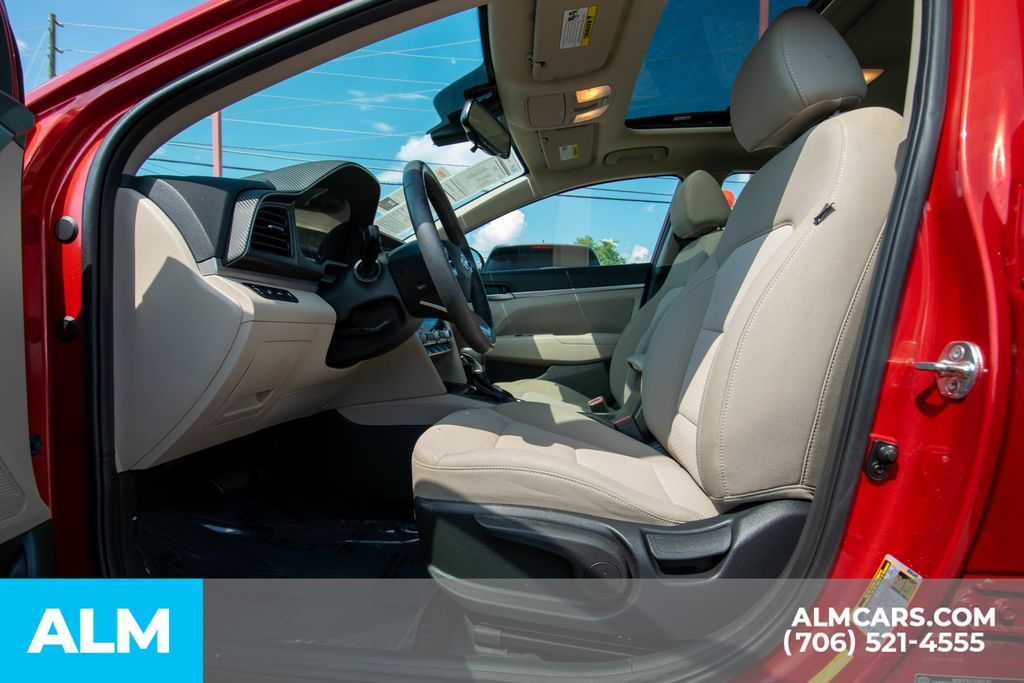 2020 Hyundai Elantra Value Edition photo 6