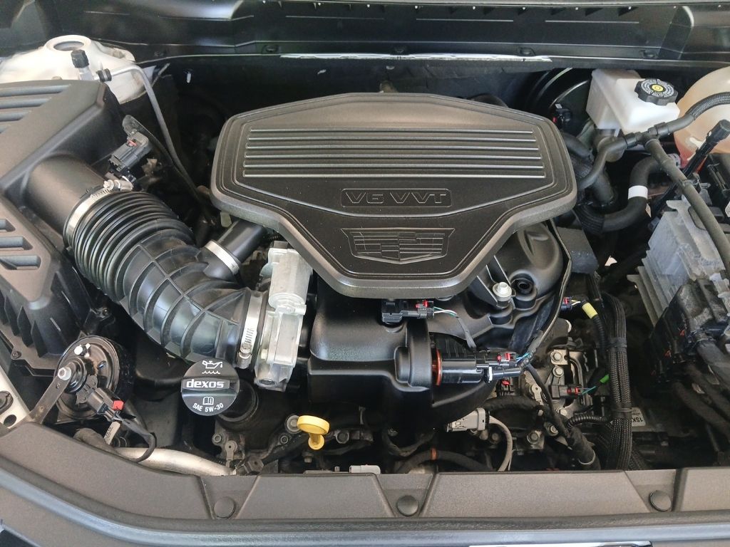 used 2022 Cadillac XT5 car, priced at $32,550