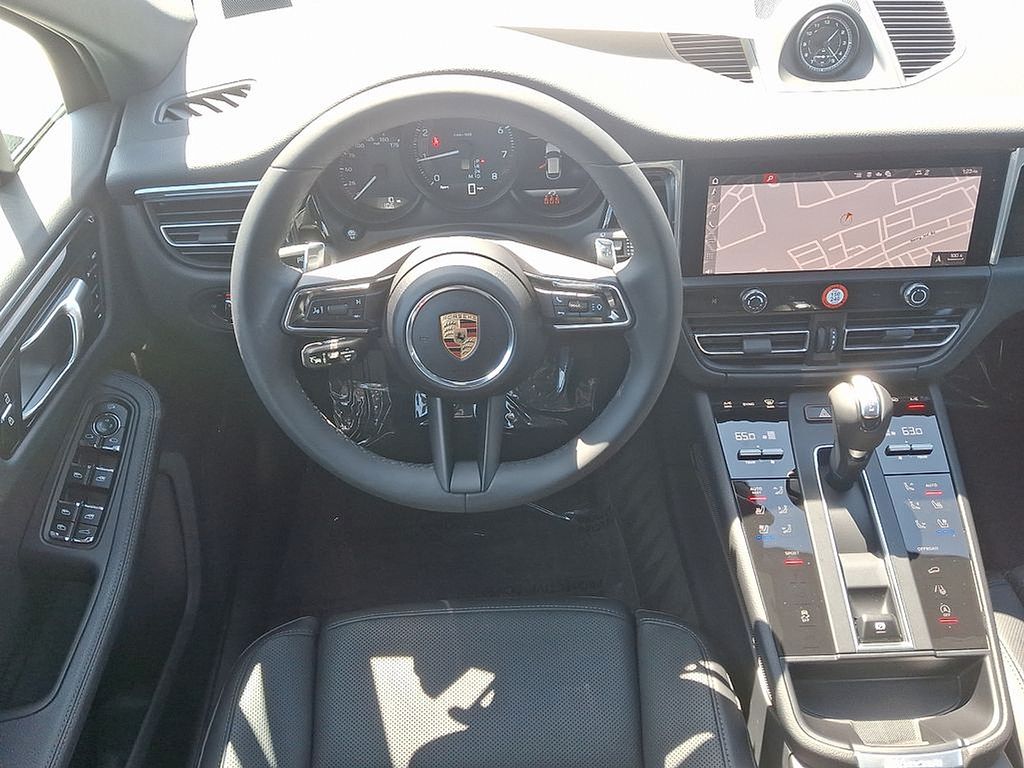 Thumbnail: 2025 Porsche Macan - 13