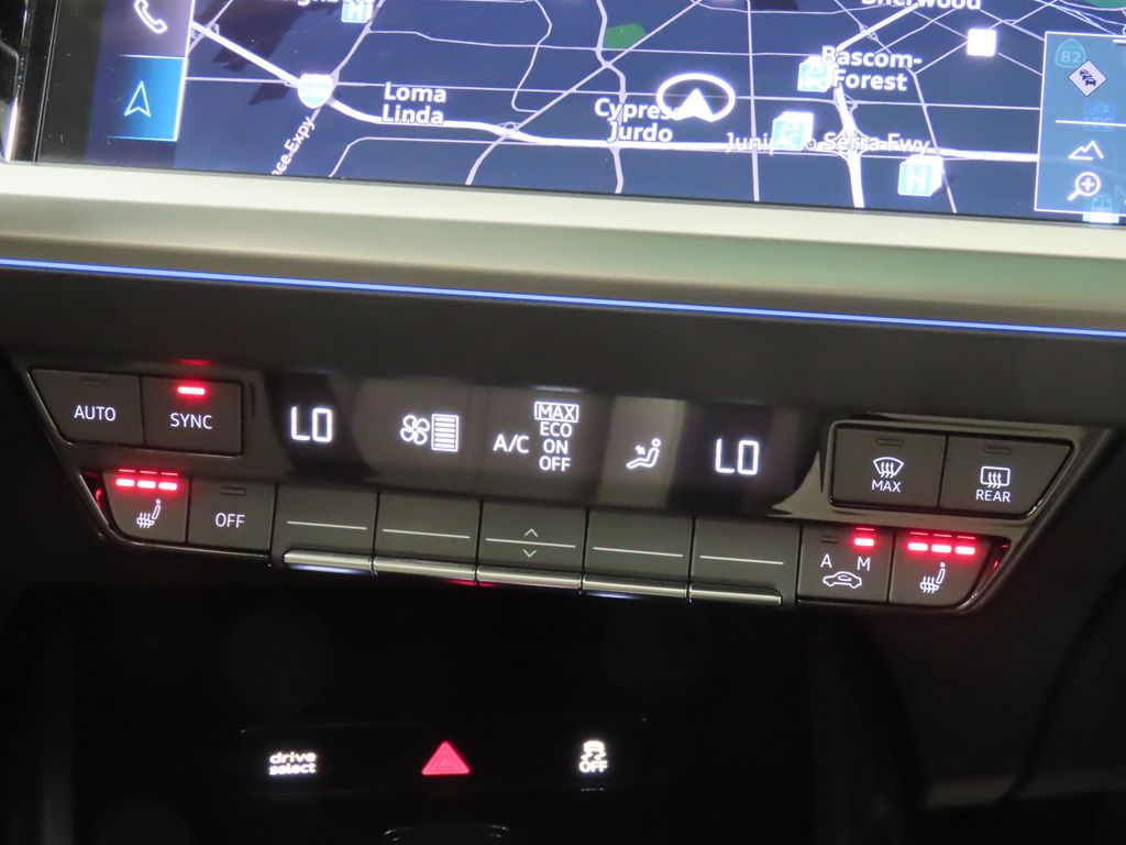 Thumbnail: 2023 Audi Q4 e-tron - 20