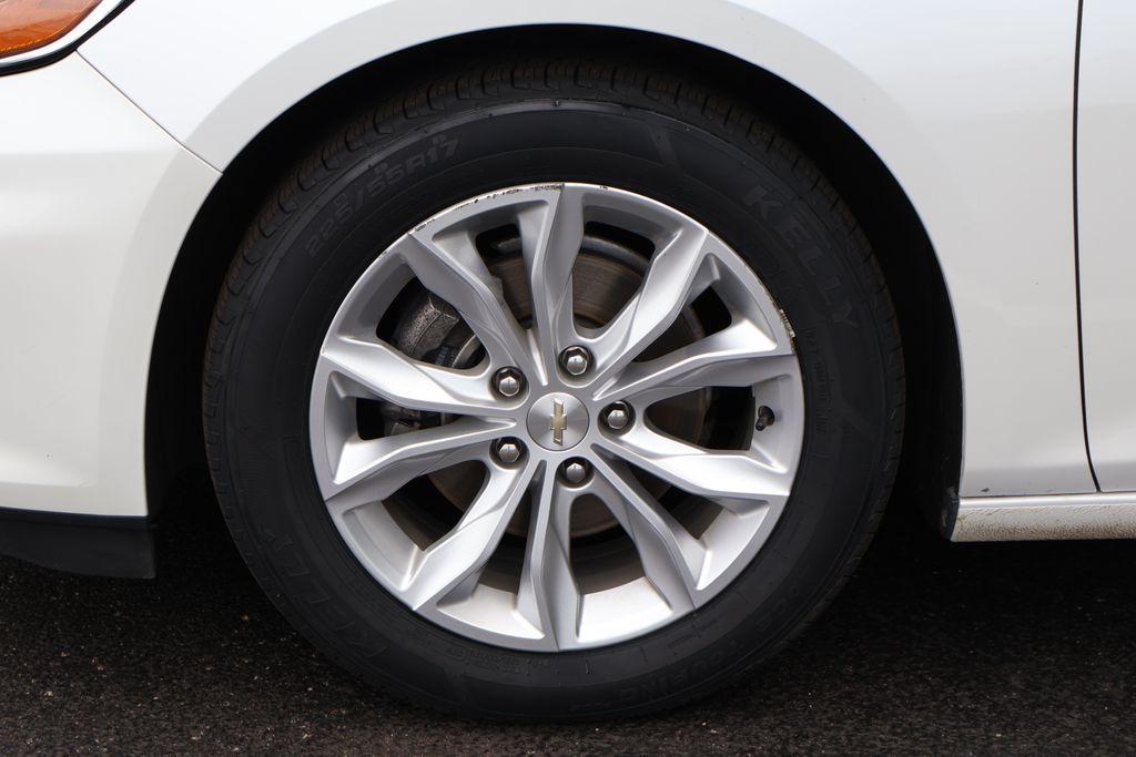Thumbnail: 2019 Chevrolet Malibu - 13
