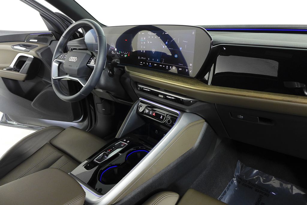 Thumbnail: 2025 Audi Q5 - 13