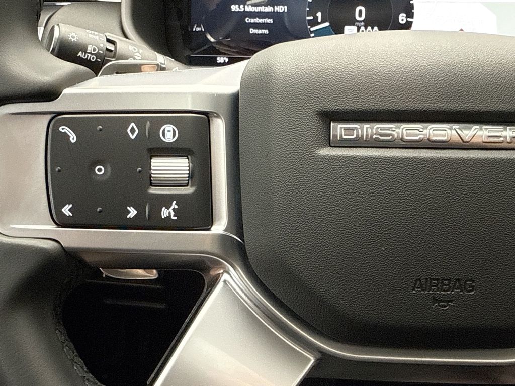 Thumbnail: 2025 Land Rover Discovery - 11