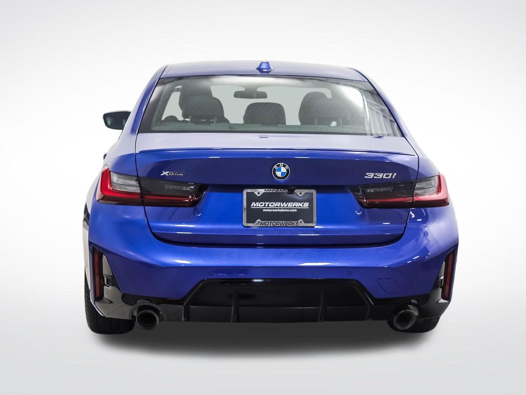 Thumbnail: 2023 BMW 3 Series - 4