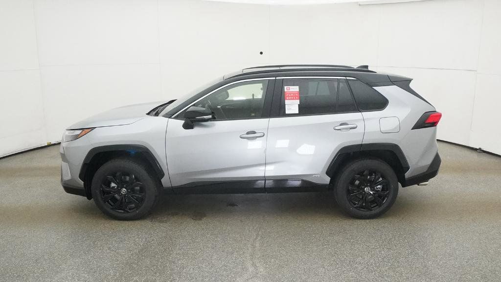 Thumbnail: 2025 Toyota RAV4 - 21