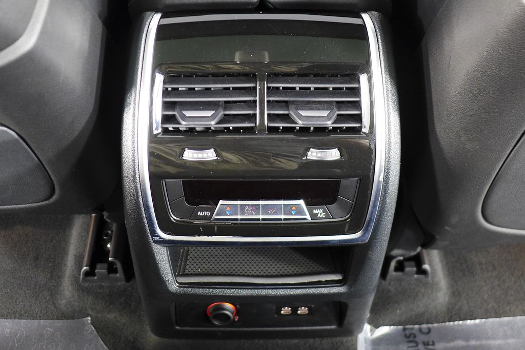 Thumbnail: 2024 BMW X7 - 24