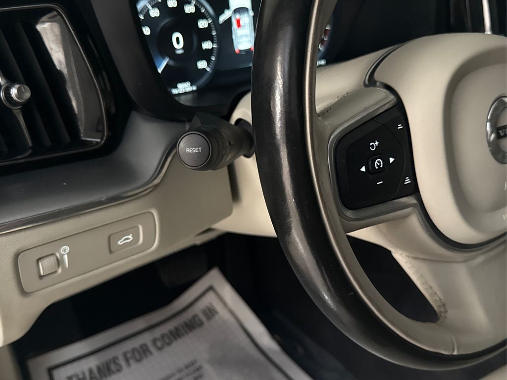 2018 Volvo XC60 Momentum - Photo 43