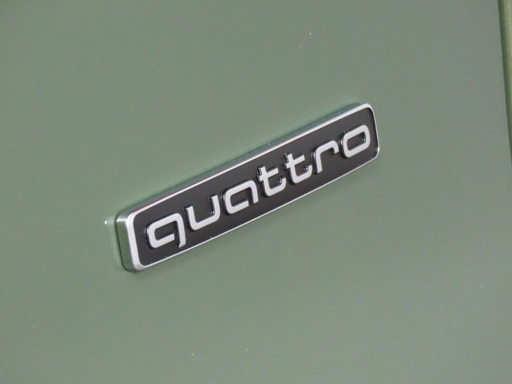 Thumbnail: 2025 Audi Q5 - 10