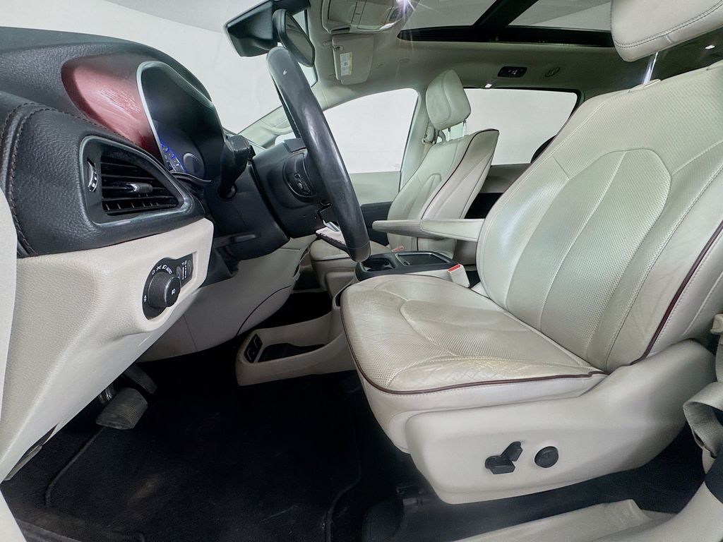 Used Car 2019 Chrysler Pacifica  Limited For Sale Under $20,000 In Austin, Texas