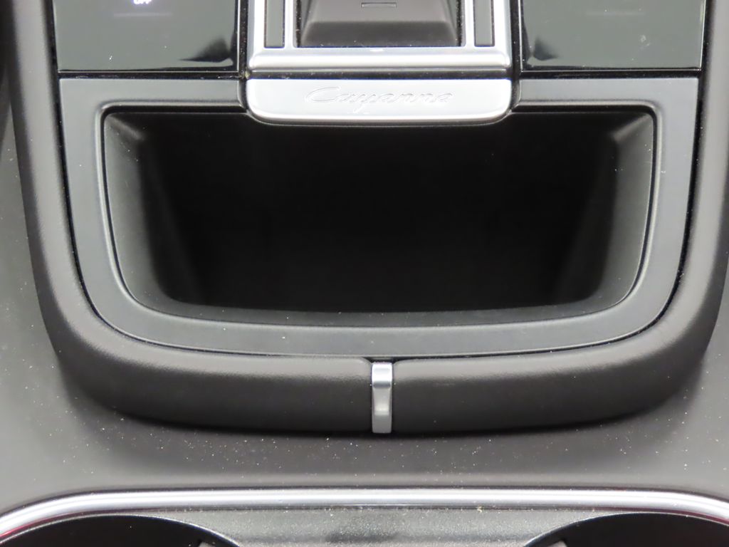Thumbnail: 2019 Porsche Cayenne - 29