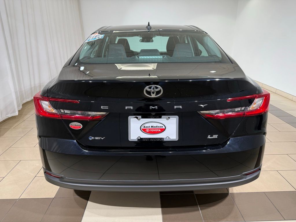 2025 Toyota Camry LE 4