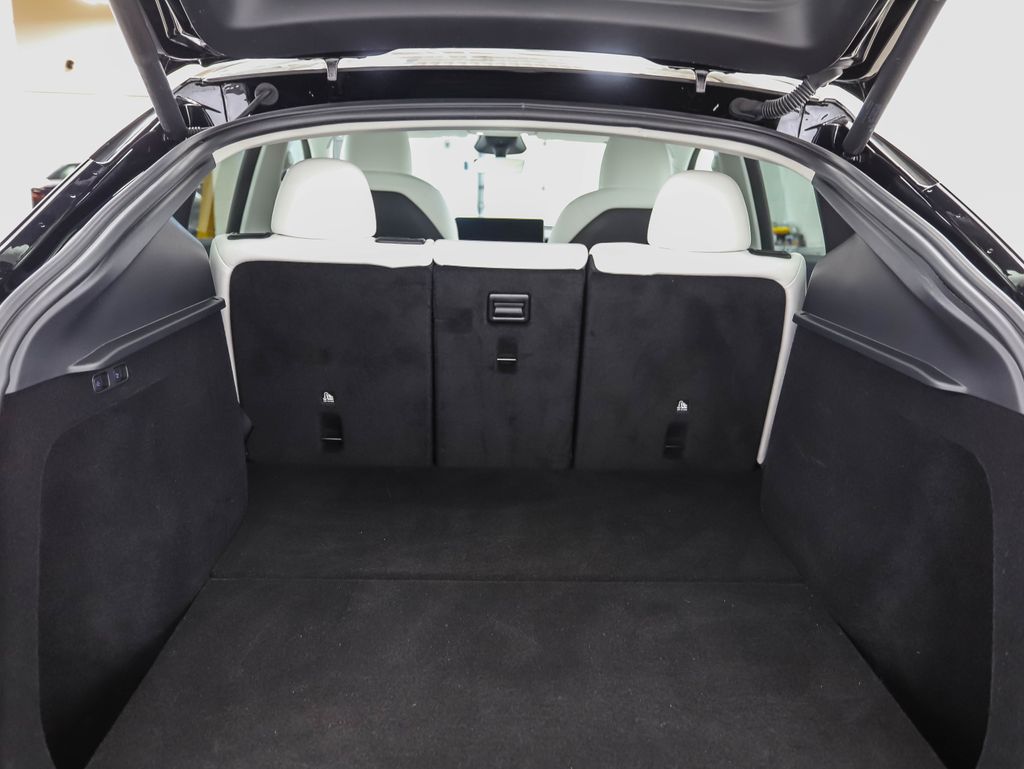 Thumbnail: 2024 Tesla Model Y - 21