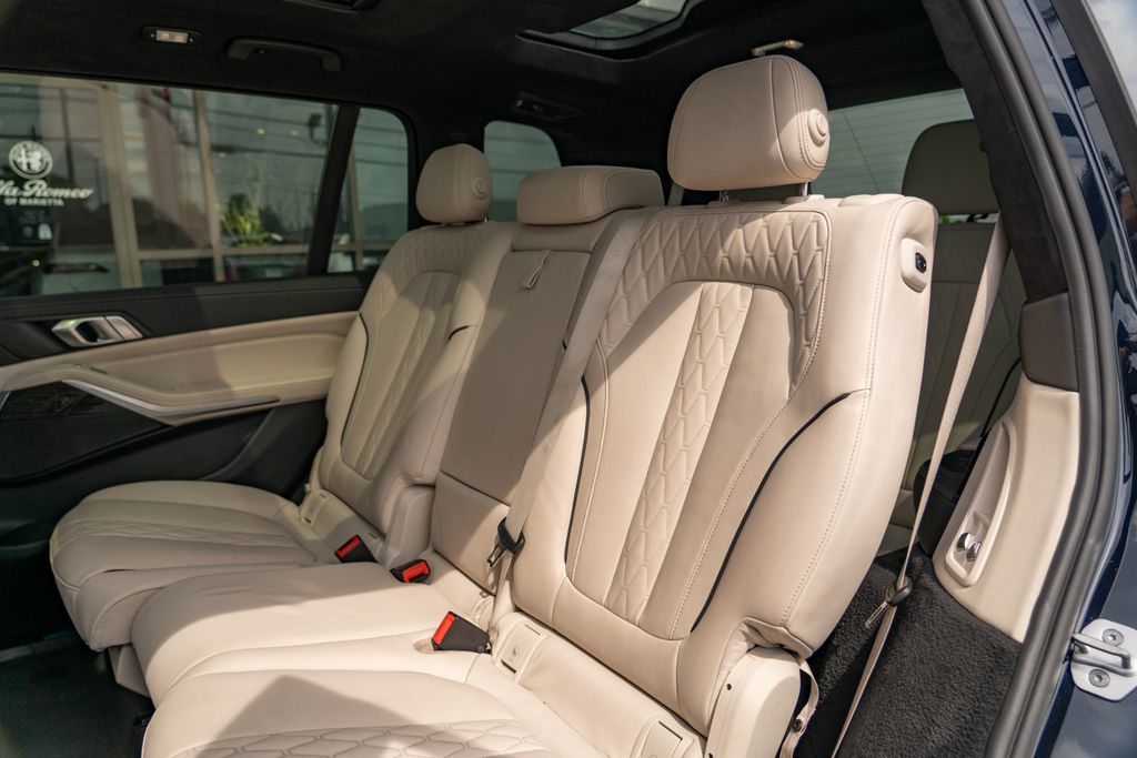 2022 BMW X7 xDrive40i photo