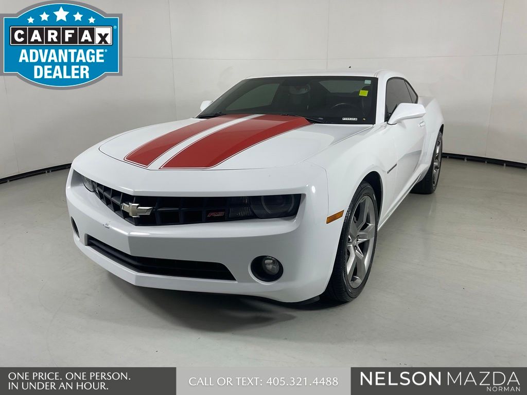 Summit White 2010 Chevrolet Camaro Coupe Rear-Wheel Drive 6-Speed Manual