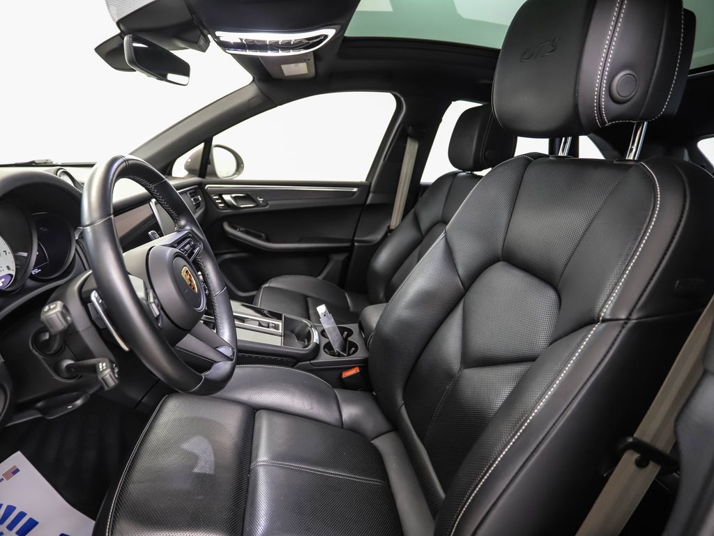 Thumbnail: 2023 Porsche Macan - 11