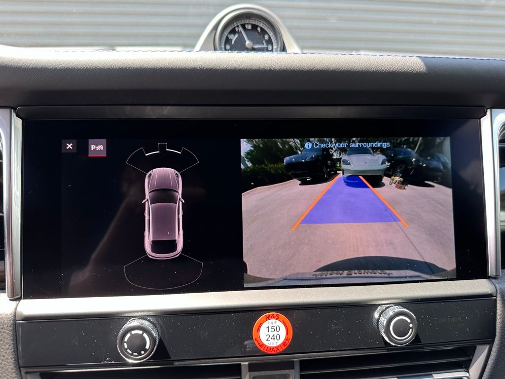 Thumbnail: 2025 Porsche Macan - 27