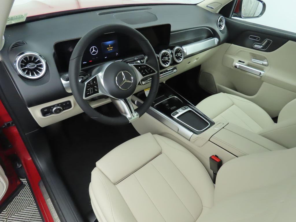 2025 Mercedes-Benz GLB 250 10