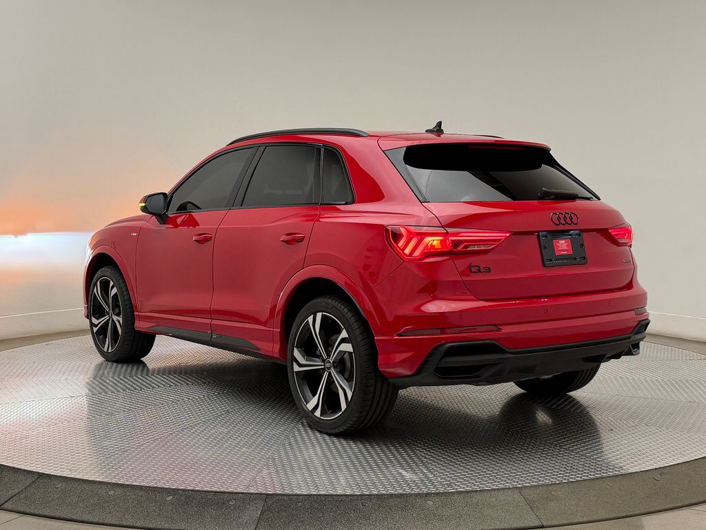 Thumbnail: 2023 Audi Q3 - 6