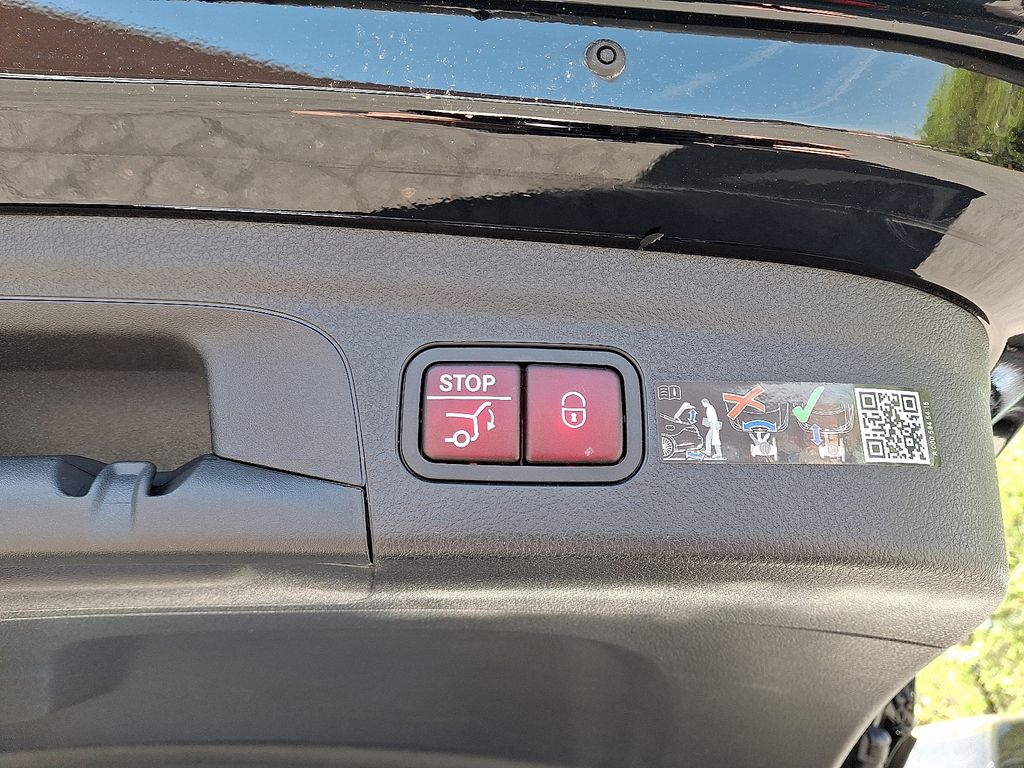 Thumbnail: 2025 Mercedes-Benz GLE - 29