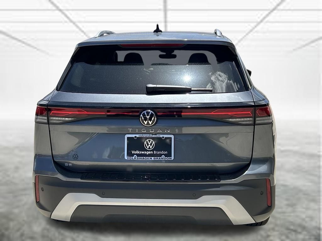 New 2026 Platinum Gray Volkswagen 2.0T SE image 3