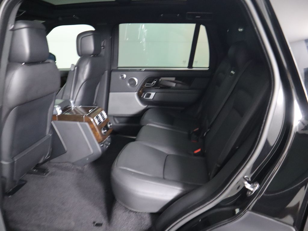 Thumbnail: 2020 Land Rover Range Rover - 21