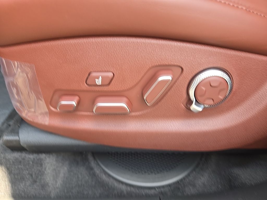 Thumbnail: 2025 Genesis GV80 - 19