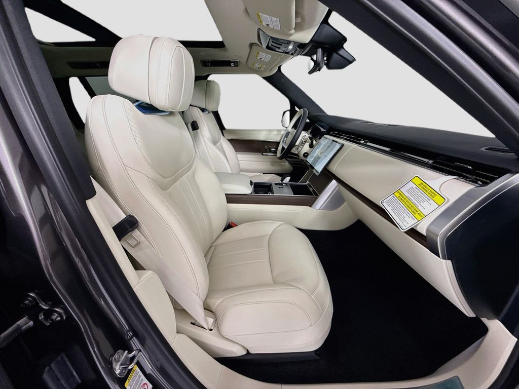 Thumbnail: 2026 Land Rover Range Rover - 21