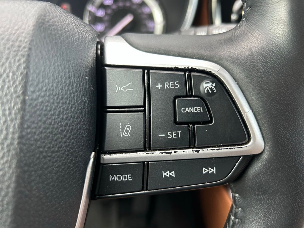 Thumbnail: 2022 Toyota Highlander - 26