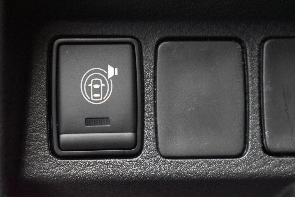 Thumbnail: 2026 Nissan Frontier - 22