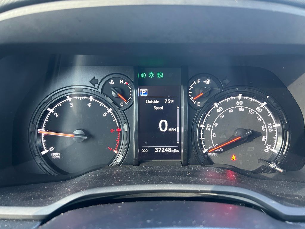 2023 Toyota 4Runner SR5 24
