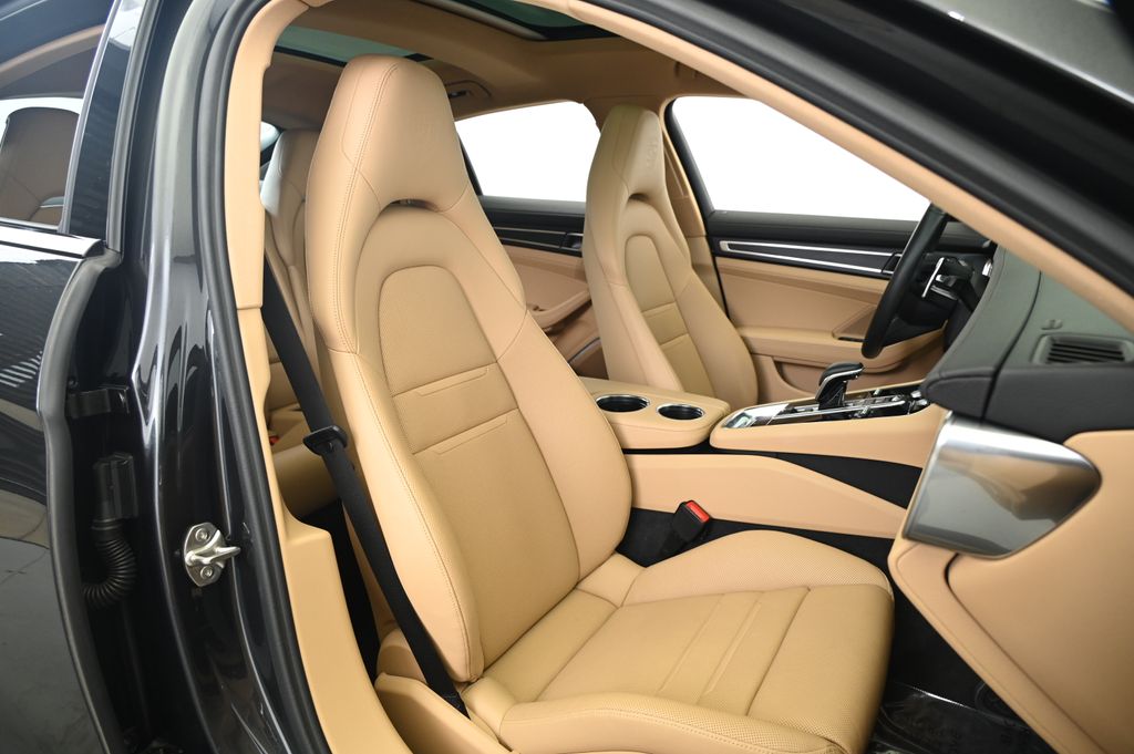 2022 Porsche Panamera Platinum 29