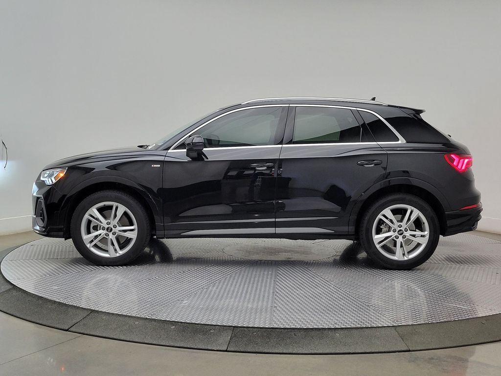 Thumbnail: 2024 Audi Q3 - 3