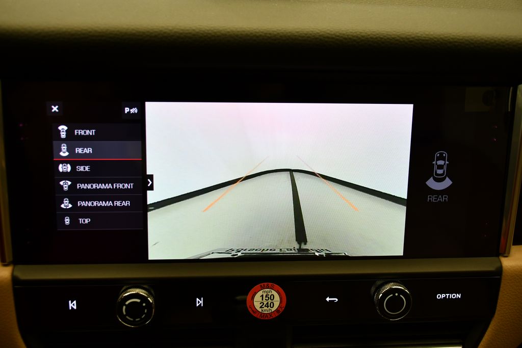 Thumbnail: 2026 Porsche Macan - 30