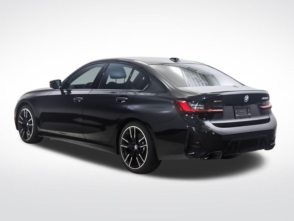 Thumbnail: 2023 BMW 3 Series - 3