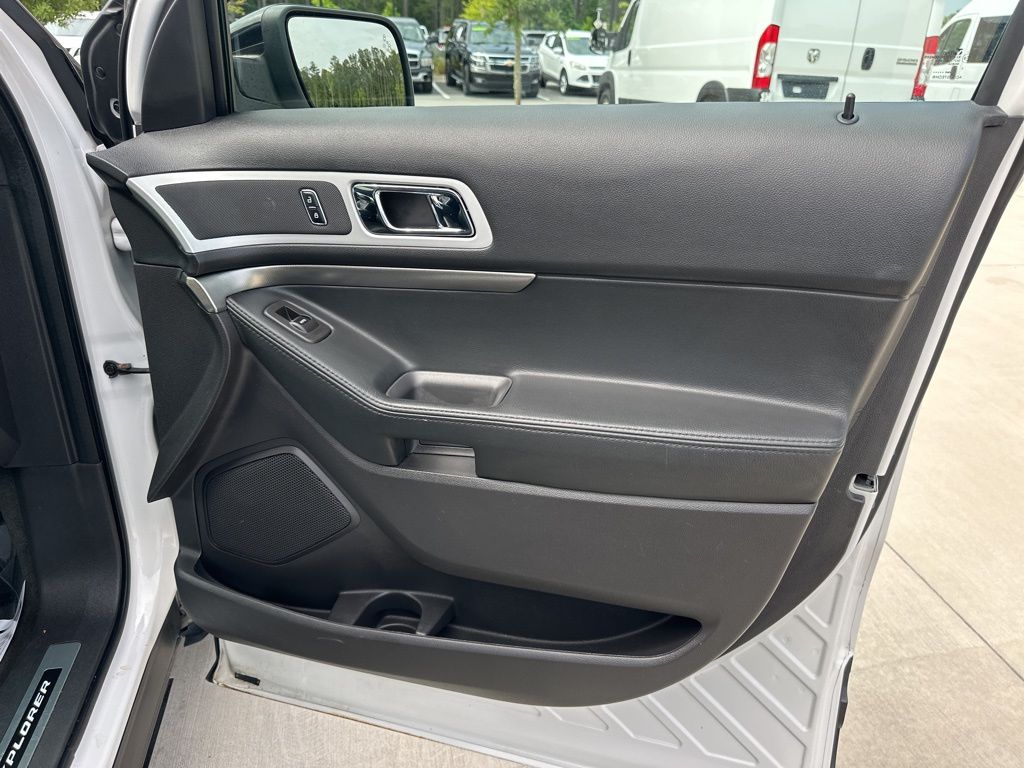 2014 White Platinum Clearcoat Metallic Ford Explorer Sport 4X4 SUV
