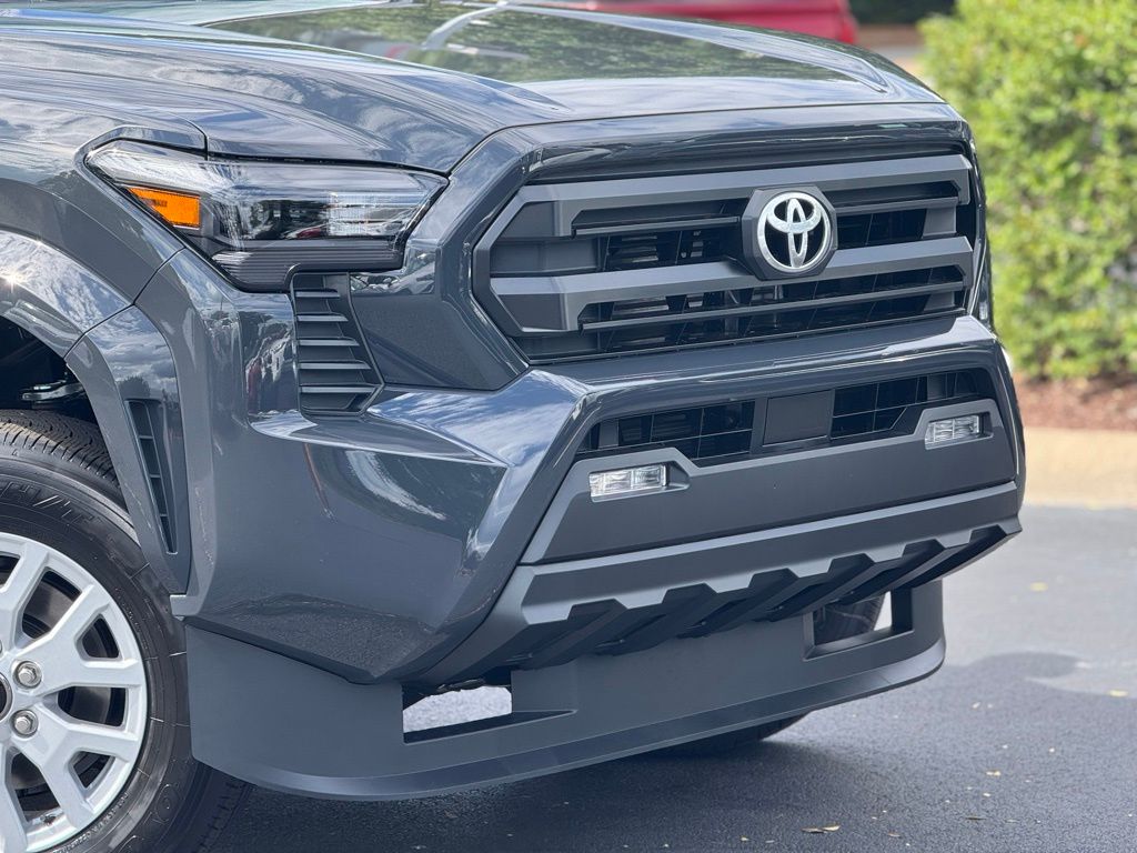 2025 Toyota Tacoma SR5 Double Cab photo 4