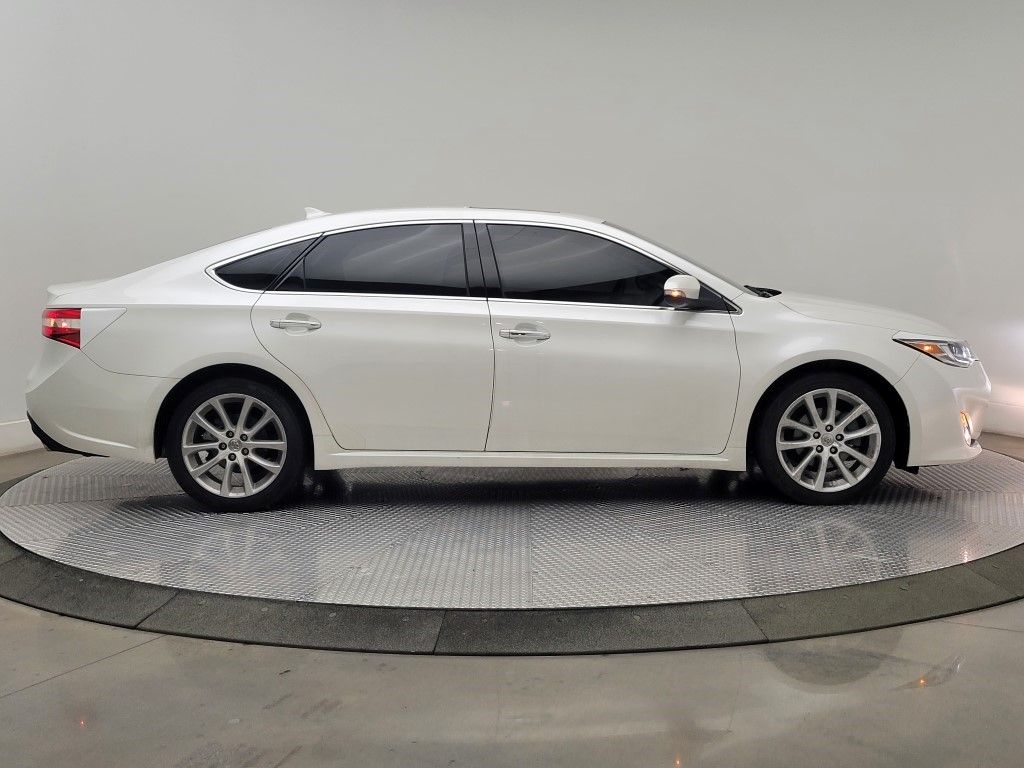 Thumbnail: 2014 Toyota Avalon - 6