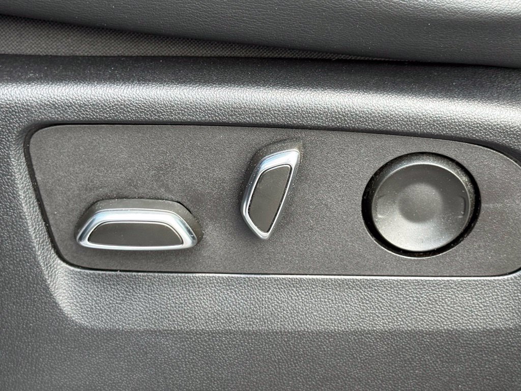 2022 Cadillac Escalade ESV Premium Black Raven - Jim Hudson Acura - Image 22