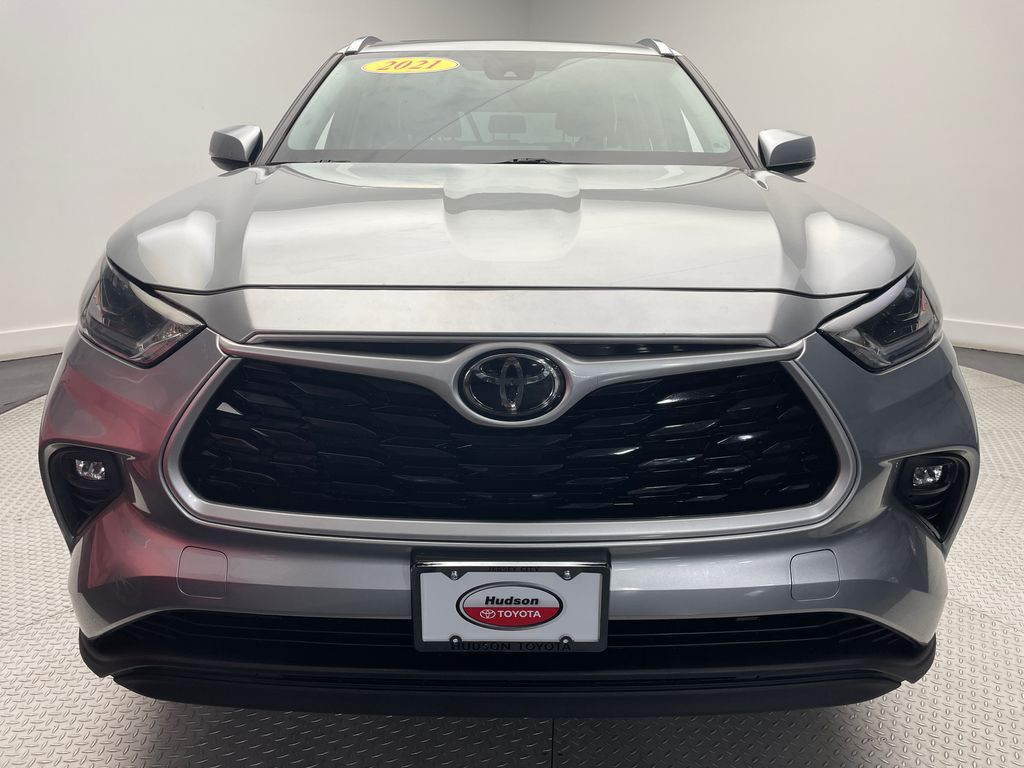 2021 Toyota Highlander XLE 2