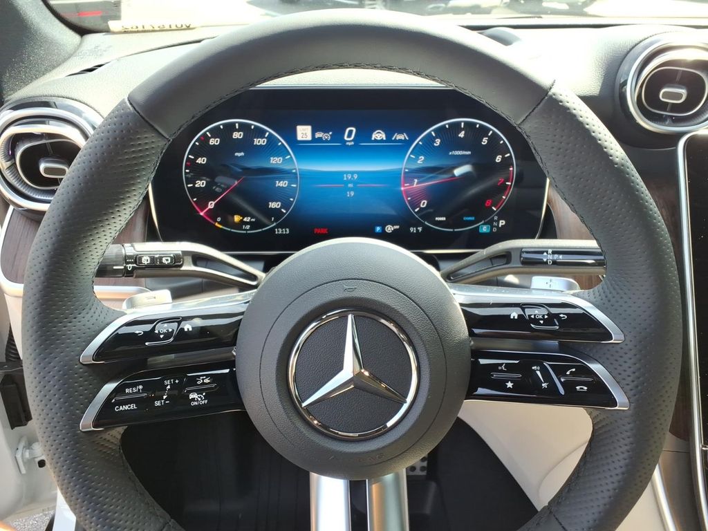 New 2027 Polar White Mercedes-Benz GLC 300 image 19