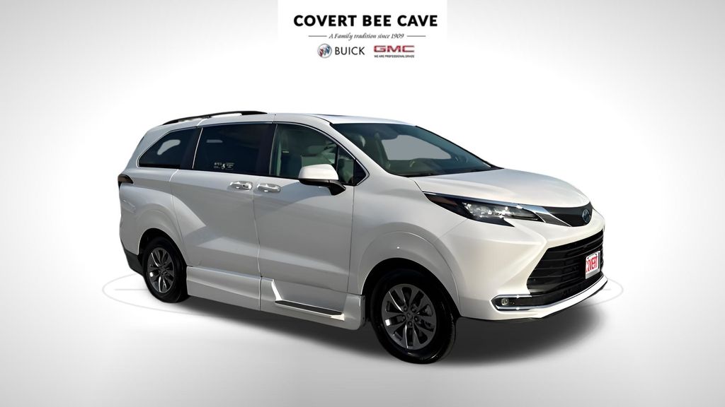 Used Car 2024 Toyota Sienna  Xle For Sale Under $80,000 In Austin, Texas