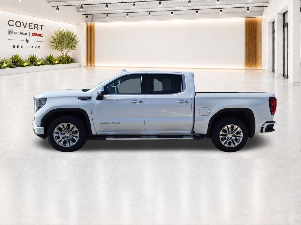 Used 2023 White GMC Denali image 9